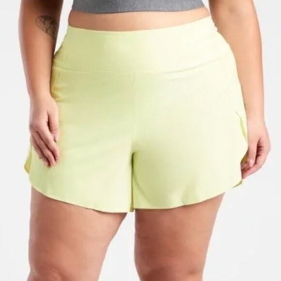 Athleta Run With It Short in Tequila Green Size 1X - Picture 1 of 8